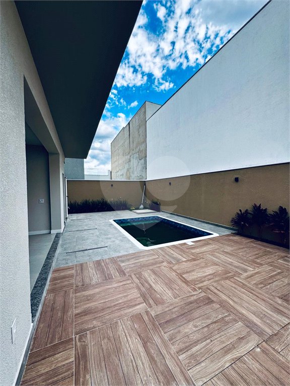 Casa à venda com 3 suítes no condomínio Belvedere I, Votorantim - SP