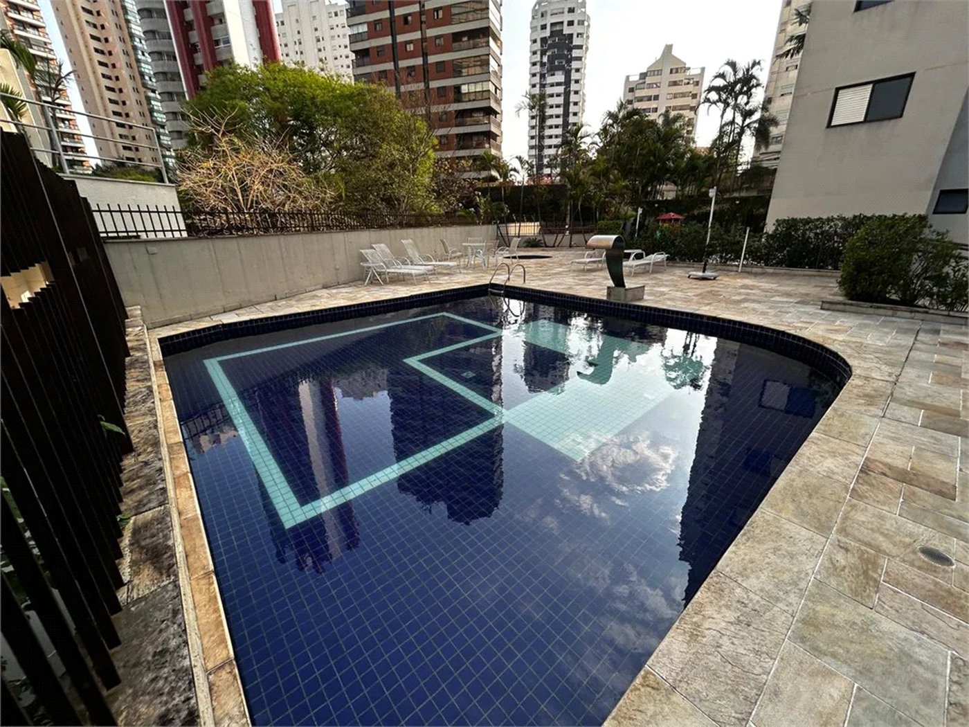 Apartamento à venda com 3 quartos, sendo 1 suíte, em Vila Andrade, São Paulo, SP