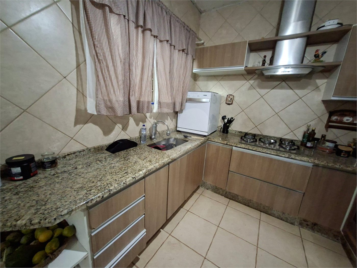 Chácara à venda com 3 quartos, sendo 1 suíte,  em Ribeirãozinho, Alambari, SP