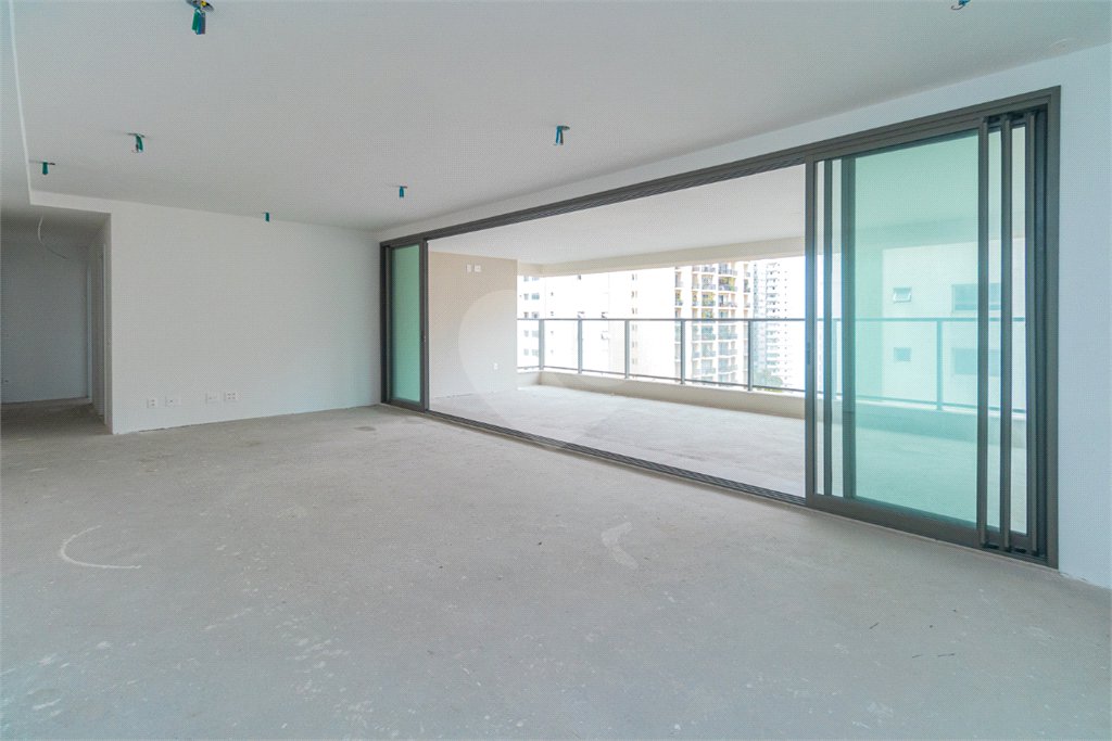 Apartamento à venda com 3 suítes em Brooklin, São Paulo, SP