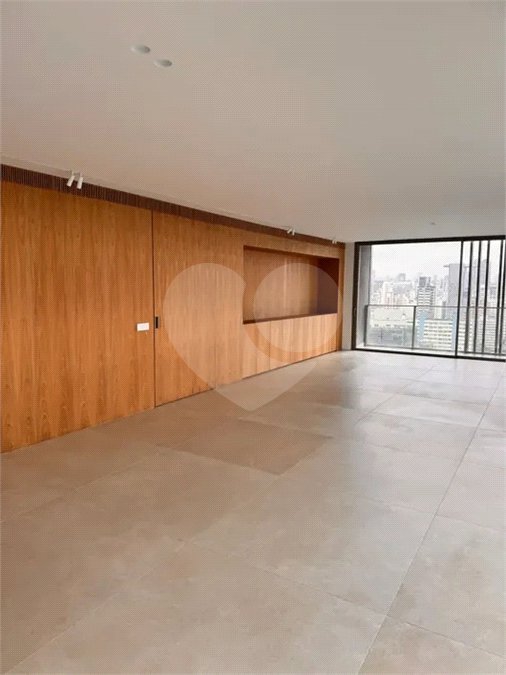 Apartamento para alugar com 4 quartos, sendo 3 suítes, em Pinheiros, São Paulo, SP