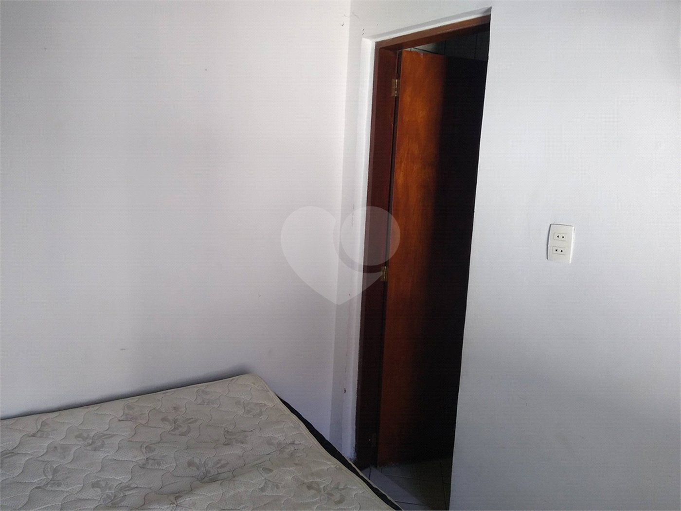 Sobrado à venda com 4 quartos, sendo 3 suítes,  em Vila Monumento, São Paulo, SP