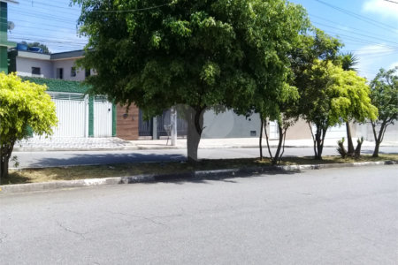 Sobrado à venda com 2 quartos, sendo 1 suíte, em Cidade Boa Vista, Suzano, SP