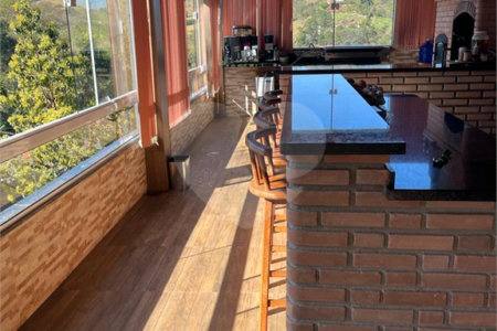 Sobrado à venda com 3 quartos, sendo 1 suíte, em Jardim Brogotá, Atibaia, SP