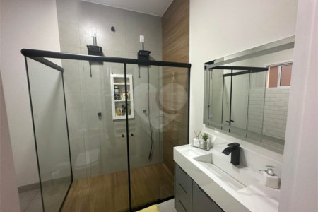 Casa à venda com 4 quartos, sendo 2 suítes, no condomínio Residencial Golden Ville, Itapetininga - SP