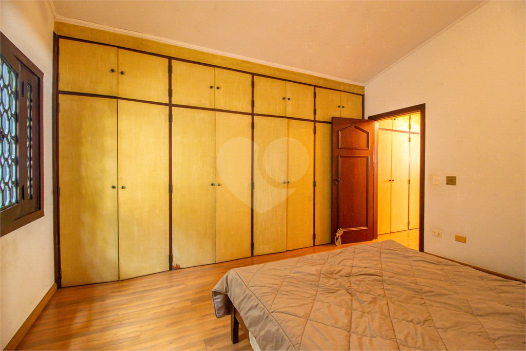 Casa à venda com 4 quartos, sendo 2 suítes, em Chácara Flora, São Paulo, SP