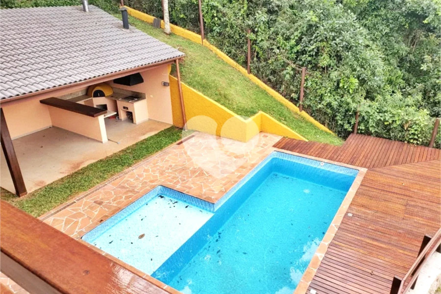 Casa à venda ou para alugar com 7 quartos, sendo 5 suítes, no condomínio Sausalito, Mairiporã - SP