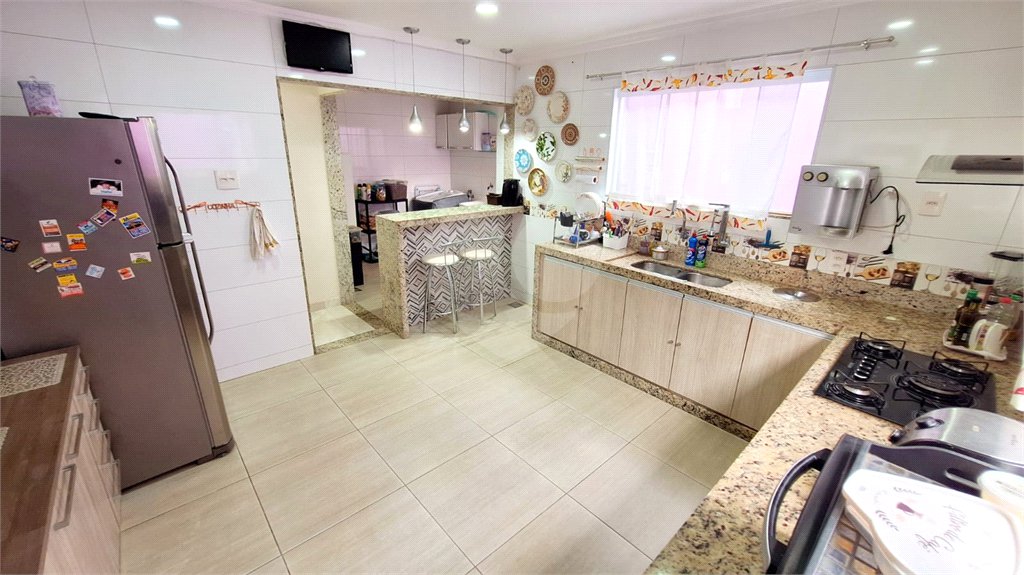 Casa à venda com 3 quartos, sendo 2 suítes, no condomínio Residencial West Green, Rio de Janeiro - RJ