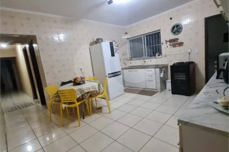 Casa com 183m², 3 dormitórios, 2 vagas, à venda em Santo André