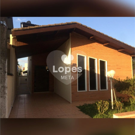 Casa à venda com 3 quartos, sendo 1 suíte, no condomínio Eldourado, São José dos Campos - SP