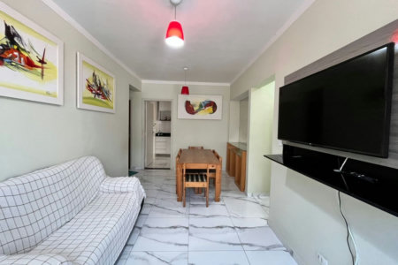 Apartamento 2 dormitórios com vaga de garagem lado praia na Enseada Guarujá
