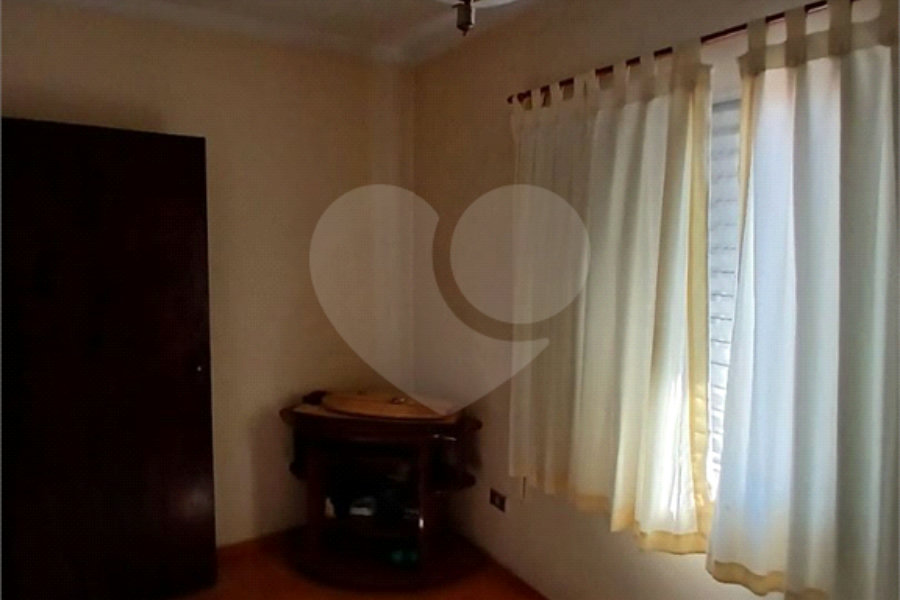 Sobrado à venda com 4 quartos, sendo 2 suítes, em Vila Constança, São Paulo, SP