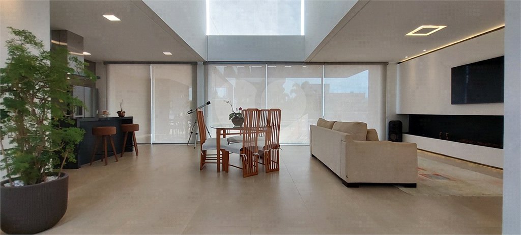 Casa à venda ou para alugar com 4 suítes no condomínio Figueira Garden, Atibaia - SP