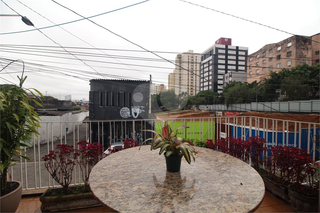 Sobrado espaçoso à venda com 220m² no Planalto Paulista