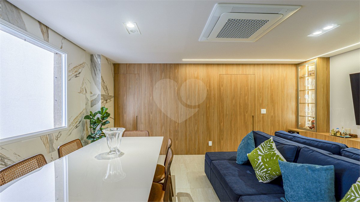 Apartamento à venda com 3 quartos, sendo 1 suíte, em Vila Uberabinha, São Paulo, SP