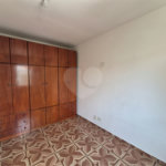 Casa à venda com 3 quartos, sendo 2 suítes, no condomínio Quintas Marajoara, São Paulo - SP
