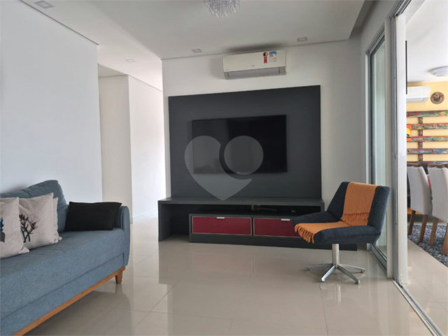 Apartamento à venda com 3 quartos, sendo 2 suítes,  em Vila Mariana, São Paulo, SP