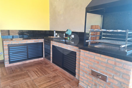 Chácara à venda com 4 quartos, sendo 2 suítes, em Recanto das Acácias, São Roque, SP