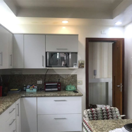 Casa à venda com 4 quartos, sendo 2 suítes,  no condomínio Conjunto Residencial Green Village I, Mogi das Cruzes - SP