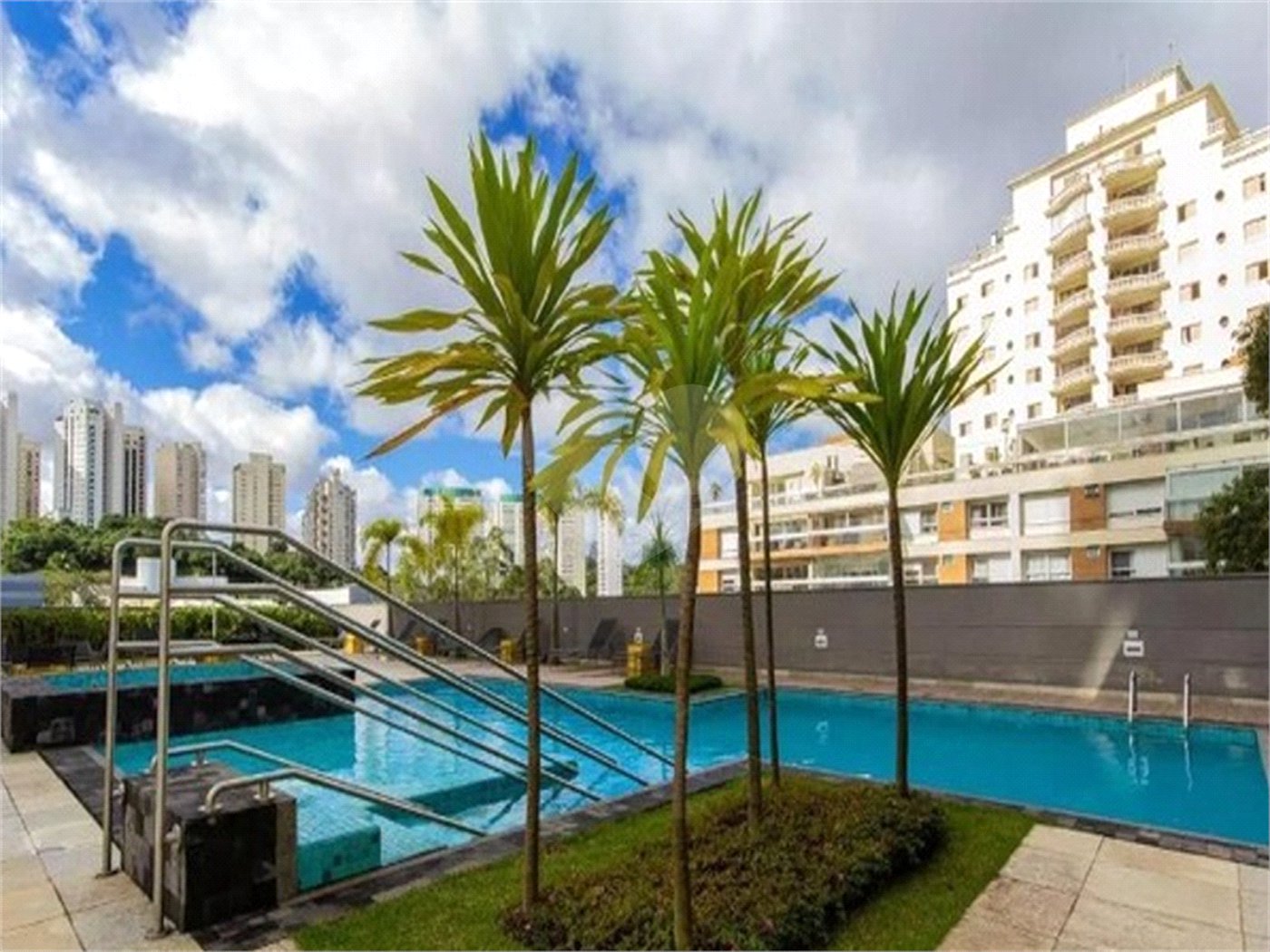 Apartamento à venda com 2 quartos, sendo 1 suíte, em Vila Andrade, São Paulo, SP