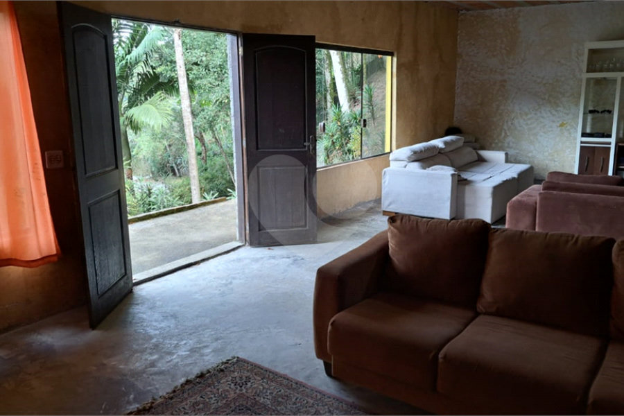 Casa à venda com 3 quartos, sendo 1 suíte, no condomínio Alpes da Cantareira, Mairiporã - SP