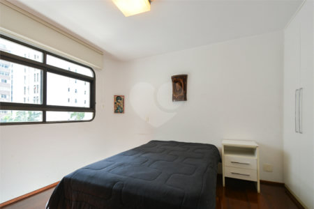 Apartamento à venda com 4 quartos, sendo 3 suítes,  em Jardim Paulista, São Paulo, SP
