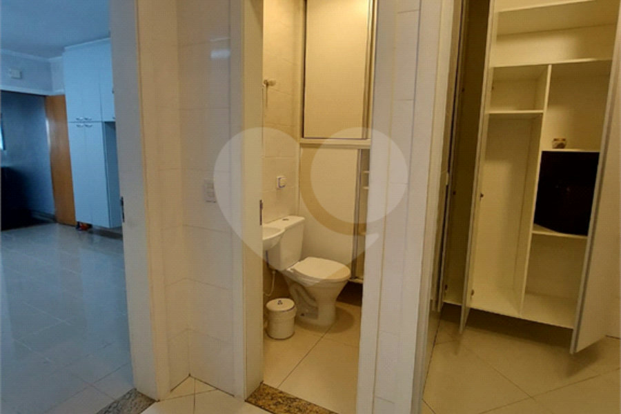 Sobrado à venda com 3 quartos, sendo 2 suítes, em Vila Romero, São Paulo, SP