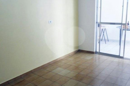 Casa à venda com 3 quartos, sendo 1 suíte, em Santa Teresinha, São Paulo, SP