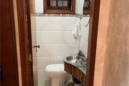 Casa à venda com 3 quartos, sendo 2 suítes, no condomínio Palmas, São Paulo - SP