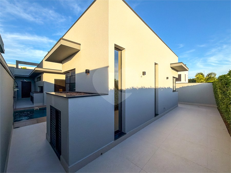 Casa à venda com 3 suítes no condomínio Residencial Duas Marias, Indaiatuba - SP
