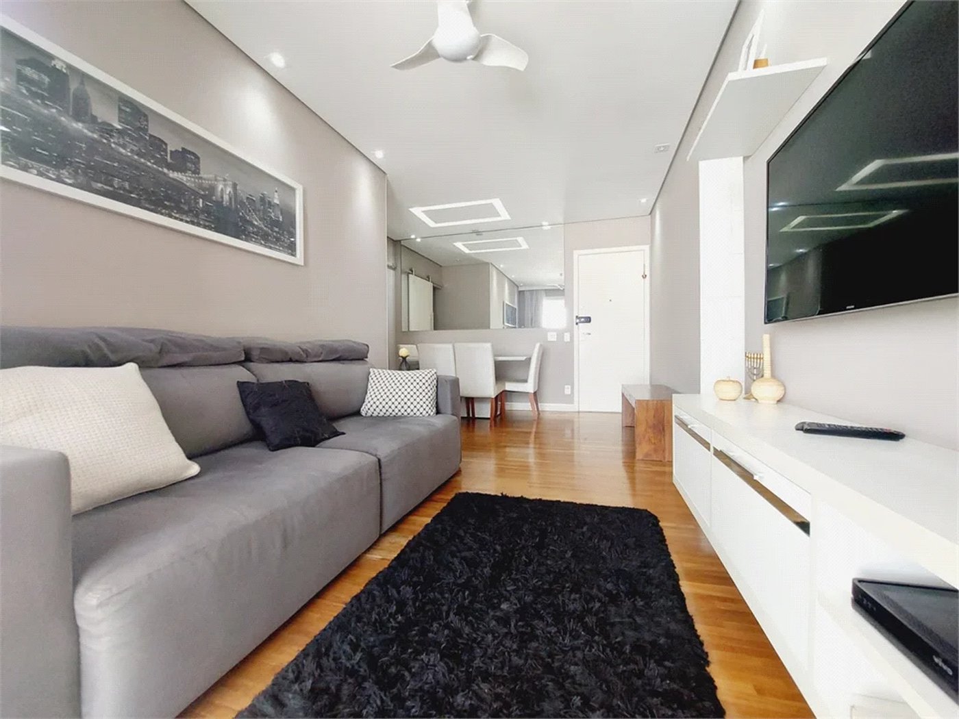 Apartamento à venda com 2 quartos, sendo 1 suíte,  em Vila Anastácio, São Paulo, SP