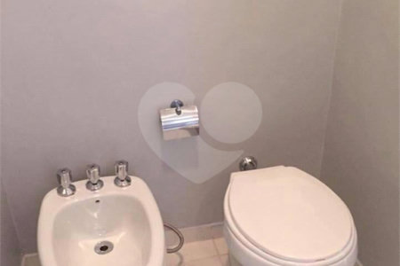 Apartamento à venda com 3 quartos, sendo 1 suíte, em Vila Mariana, São Paulo, SP