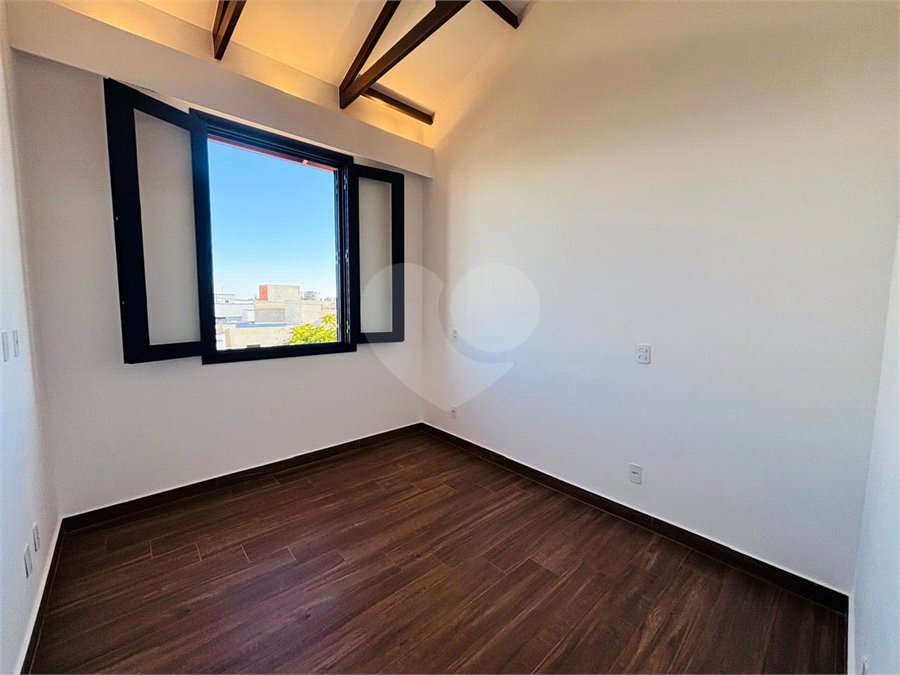 Casa à venda com 4 quartos, sendo 3 suítes, no condomínio Residencial Chácara Ondina, Sorocaba - SP