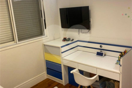 Apartamento à venda com 3 quartos, sendo 1 suíte, em Indianópolis, São Paulo, SP