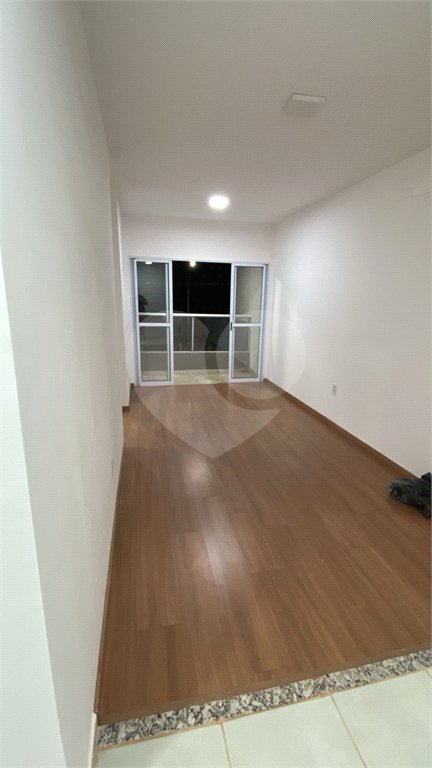 Apartamento à venda com 2 quartos, sendo 1 suíte,  em Jardim dos Manacás, Araraquara, SP