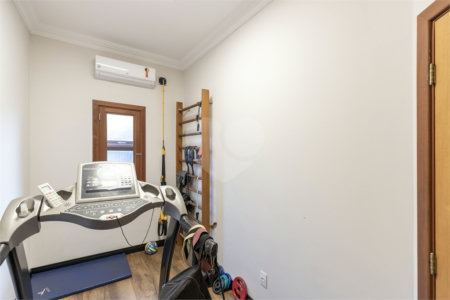 Casa à venda com 4 quartos, sendo 3 suítes,  no condomínio Royal Park, Ribeirão Preto - SP