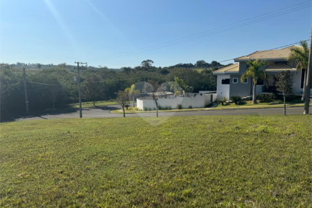 Terreno à venda com 1 suíte no condomínio Village Saint Charbel, Araçoiaba da Serra - SP