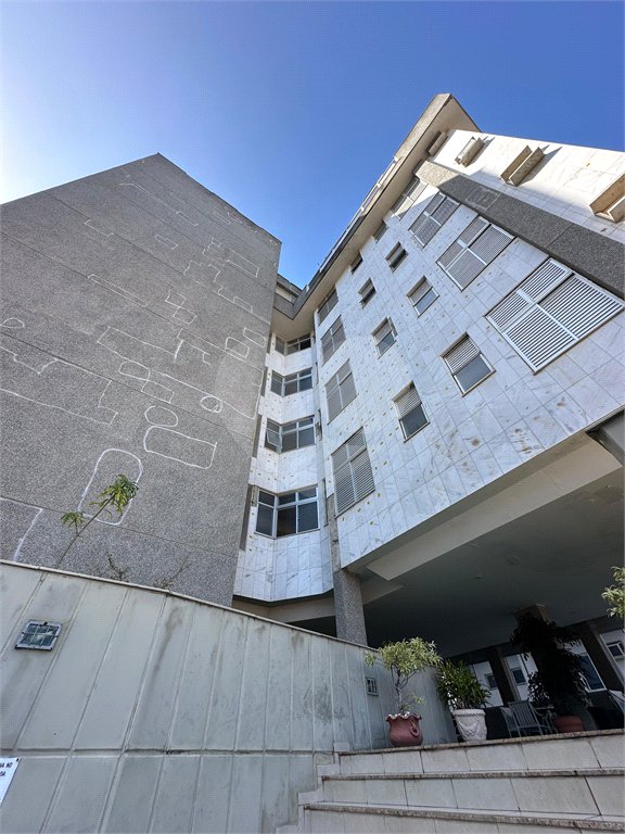 Cobertura à venda com 4 quartos, sendo 2 suítes,  em Braga, Cabo Frio, RJ