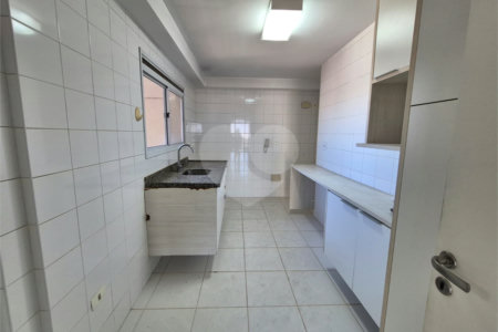 Apartamento à venda com 3 quartos, sendo 1 suíte,  em Jardim Olympia, São Paulo, SP