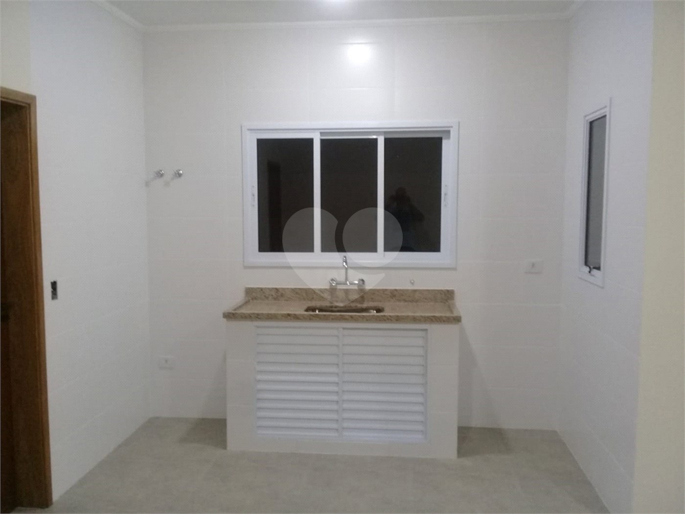 Casa à venda com 3 quartos, sendo 1 suíte,  em Loteamento Jardim Solares, Atibaia, SP