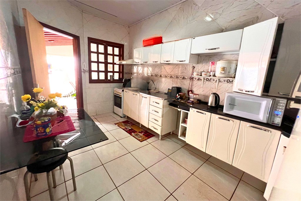 Casa à venda com 4 quartos, sendo 1 suíte, em Interlagos, Três Lagoas, MS
