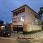 Casa à venda com 3 quartos, sendo 1 suíte,  em Maracanã, Praia Grande, SP