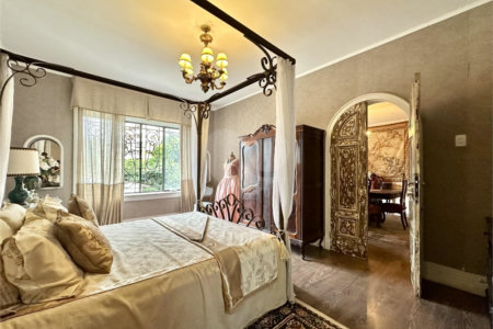 Casa à venda com 7 quartos, sendo 1 suíte, em Cosme Velho, Rio de Janeiro, RJ