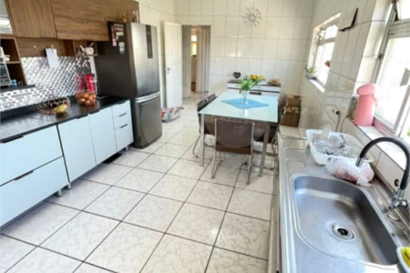 Casa Térrea à venda com 7 quartos, sendo 1 suíte, em Vila Paulicéia, São Paulo, SP