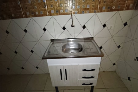 Casa para alugar com 1 quarto no condomínio Cond R Claudio Rodrigues Lopes, São Paulo - SP