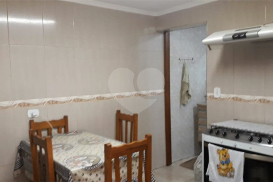 Sobrado à venda com 3 quartos, sendo 1 suíte, em Parque Continental I, Guarulhos, SP
