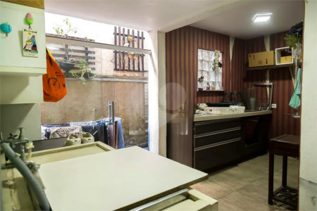 Casa à venda com 6 quartos, sendo 5 suítes,  em Vila do Encontro, São Paulo, SP