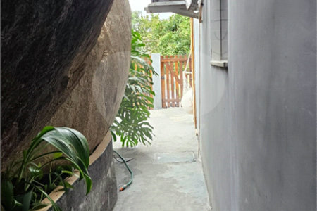 Casa à venda com 3 quartos, sendo 2 suítes, no condomínio Vale Encantado, Rio de Janeiro - RJ