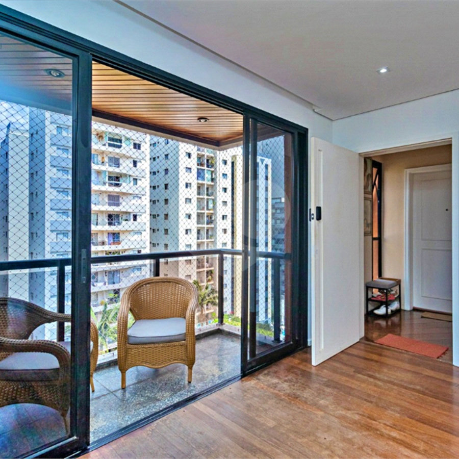 Apartamento à venda com 3 quartos, sendo 1 suíte, em Vila Olímpia, São Paulo, SP
