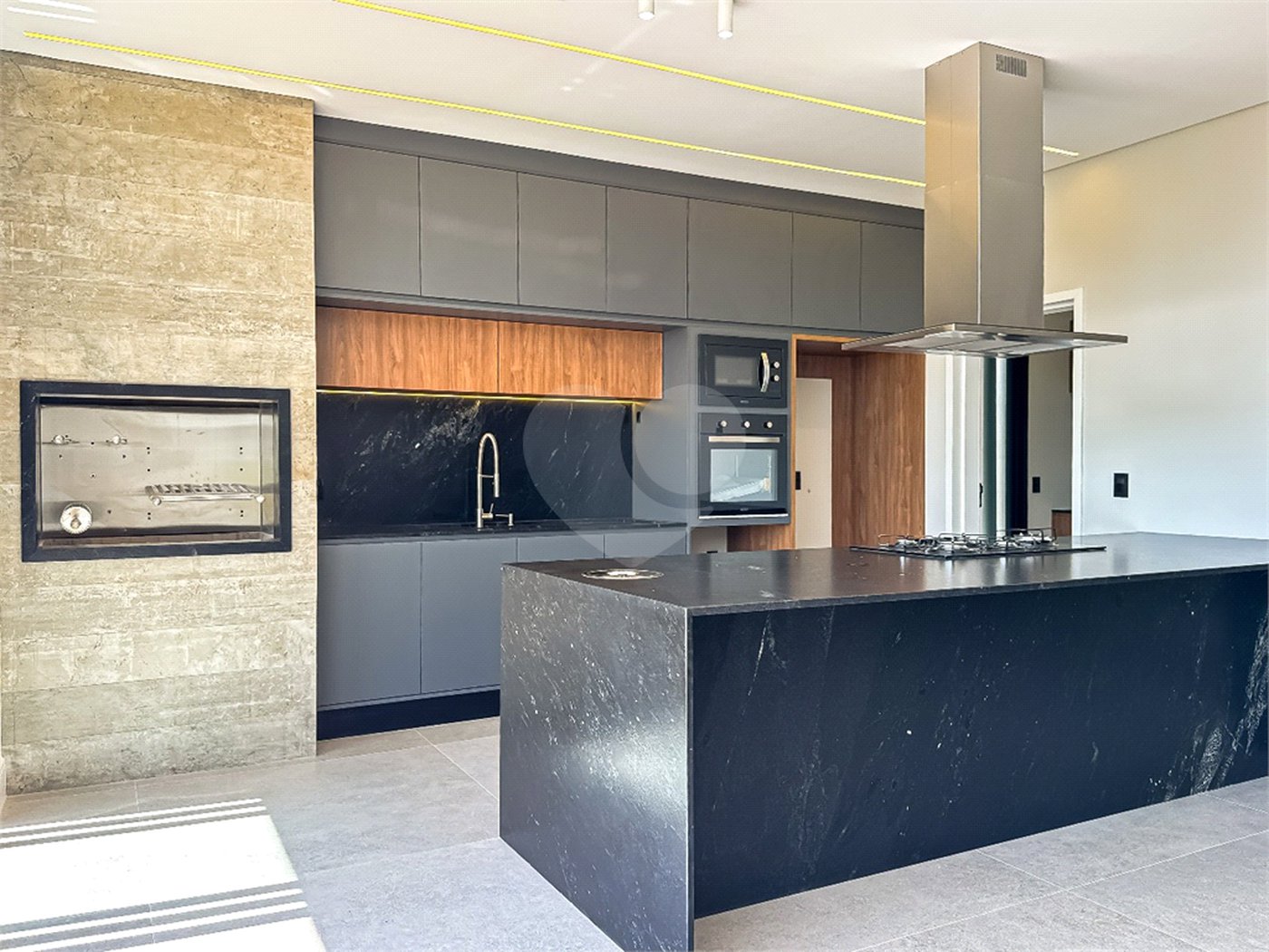 Casa à venda com 3 suítes no condomínio Jardim Vila Paradiso, Indaiatuba - SP